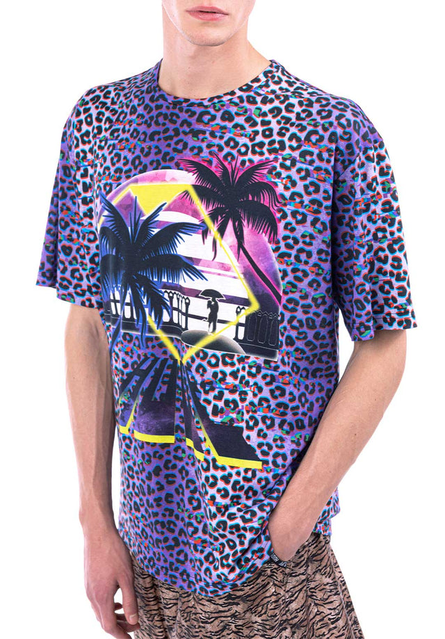 T-Shirt oversize unisex - stampa leopardo su fondo viola al